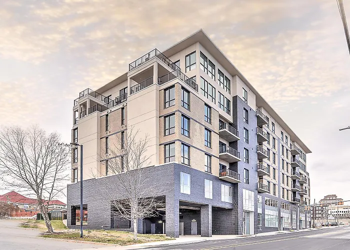 45 Asheland Avenue Unit 400