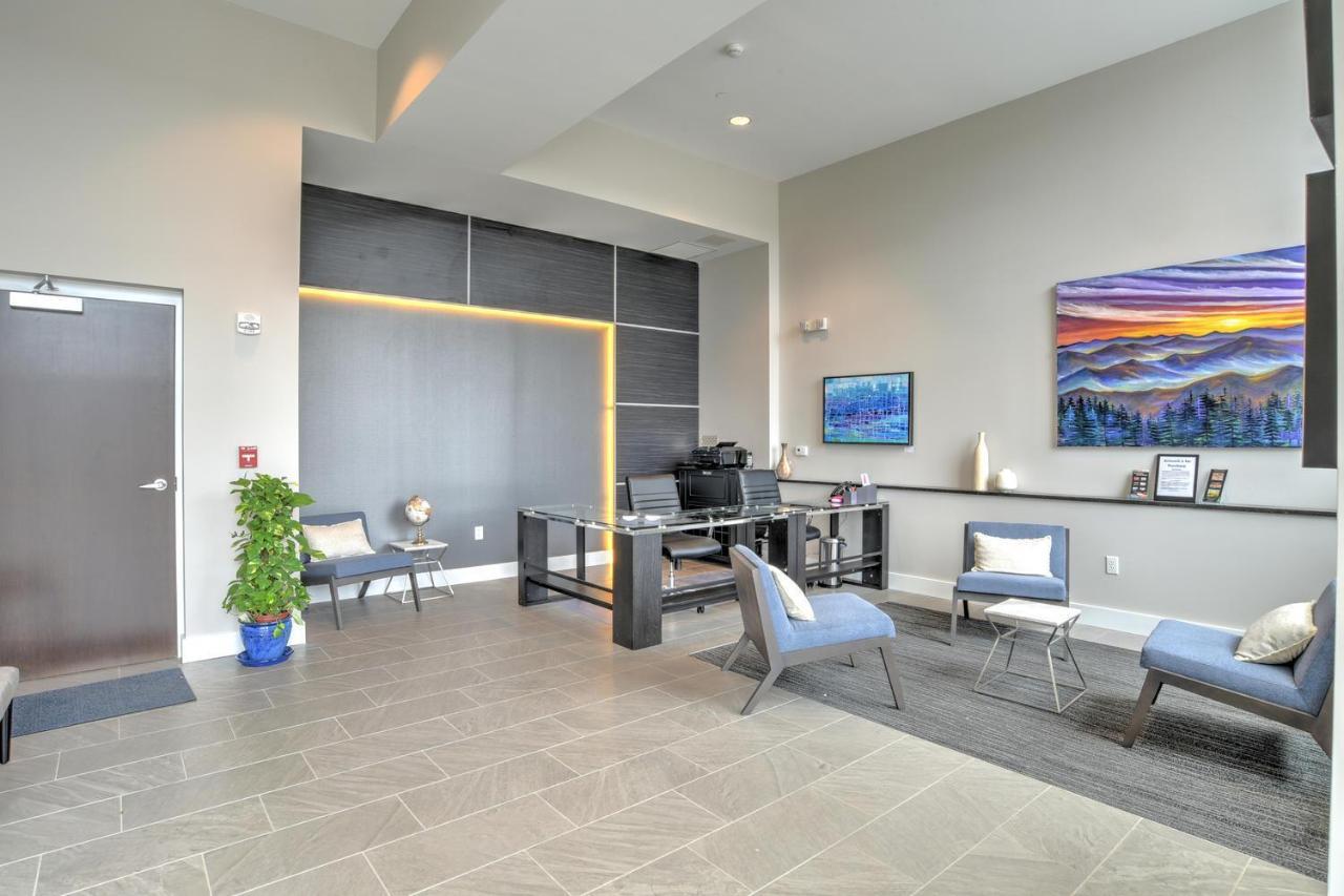 45 Asheland Avenue Unit 400 *